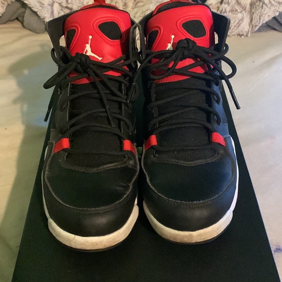 Jordan’s size 7Y - Picture 3 of 4